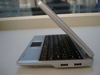 7寸銀色上網(wǎng)本 計算機(jī)硬件與網(wǎng)絡(luò)設(shè)備行業(yè)的新商機(jī)